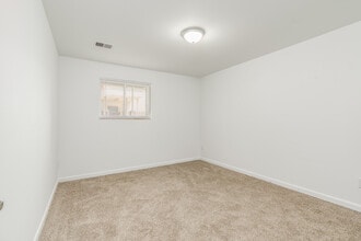 Worthington Terrace in Columbus, OH - Building Photo - Interior Photo