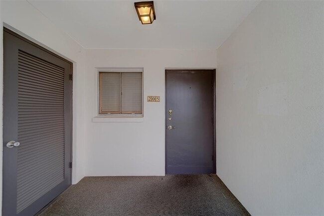 2944 W Bay Dr in Belleair Bluffs, FL - Building Photo - Building Photo