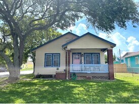 5201 Avenue O 1/2 in Galveston, TX - Building Photo