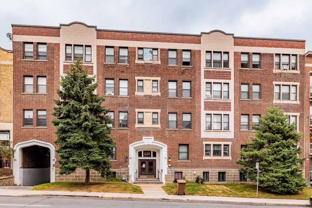 VanDyck in Montréal, QC - Building Photo