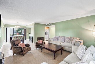 12681 Westhampton Cir in Wellington, FL - Building Photo - Building Photo
