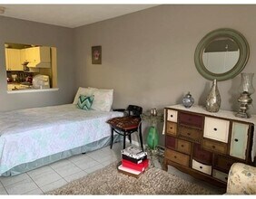 116 Spring St-Unit -B7 in Boston, MA - Building Photo - Building Photo