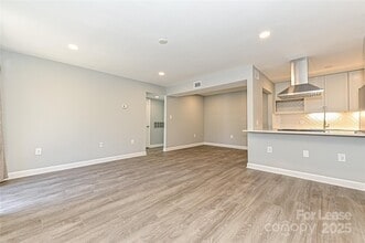 5020 Sardis Rd in Charlotte, NC - Building Photo - Building Photo