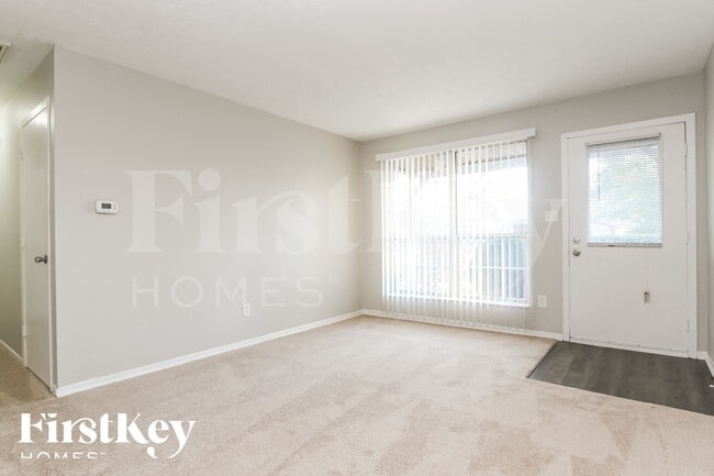 3243 Eastbrooke Ct in Indianapolis, IN - Building Photo - Building Photo