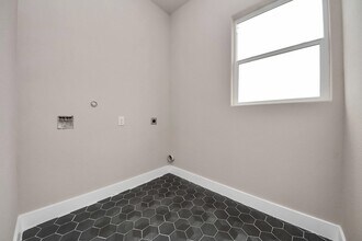 11141 Rd 5503 in Cleveland, TX - Building Photo - Building Photo