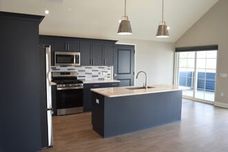 100 S Washington St, Unit 1 in Mount Horeb, WI - Building Photo - Building Photo