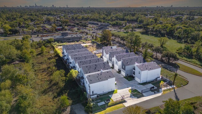 5610 Savyon Dr in Houston, TX - Building Photo - Building Photo