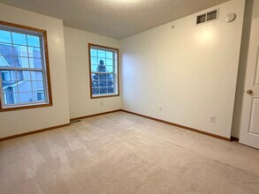 11151 Aberdeen St NE in Blaine, MN - Building Photo - Building Photo