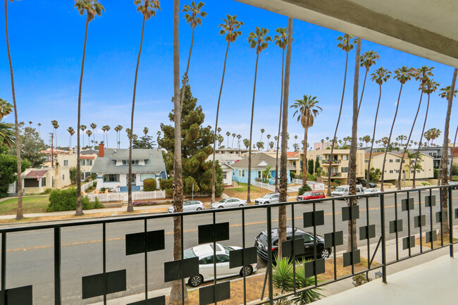 918 4th Street in Santa Monica - steps to ... in Santa Monica, CA - Building Photo - Building Photo