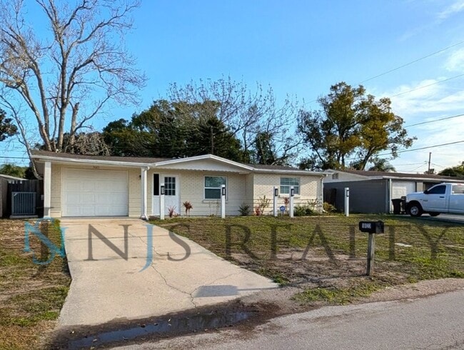 5023 Drift Tide Dr in New Port Richey, FL - Building Photo - Building Photo
