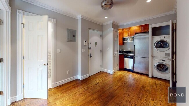521 E 5th St in New York, NY - Building Photo - Building Photo