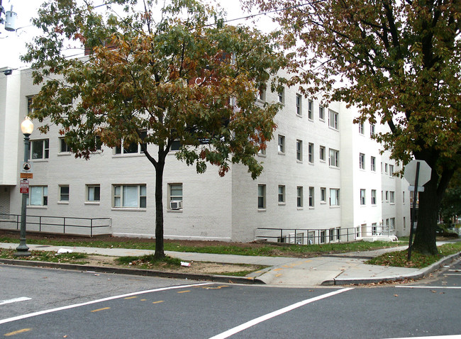 738 Longfellow St NW in Washington, DC - Building Photo - Building Photo