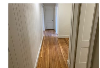 1210 Boylston St, Unit 6 in Boston College, MA - Foto de edificio - Building Photo