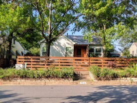 1005 E 43rd St in Austin, TX - Building Photo