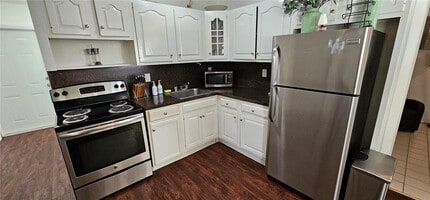 1701 Shenandoah St, Unit 2 in Hollywood, FL - Foto de edificio - Building Photo