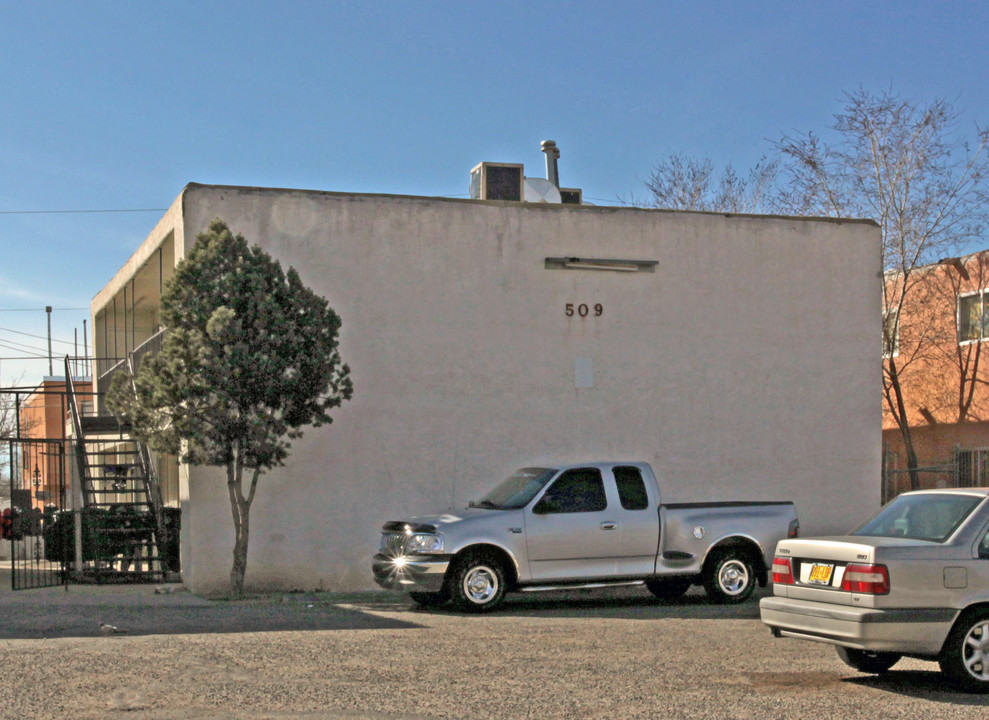 509 Charleston St SE in Albuquerque, NM - Building Photo