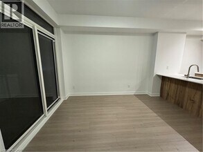 25 Wellington St S in Kitchener, ON - Building Photo - Building Photo