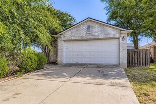 101 Bandara Woods Blvd in Elgin, TX - Building Photo