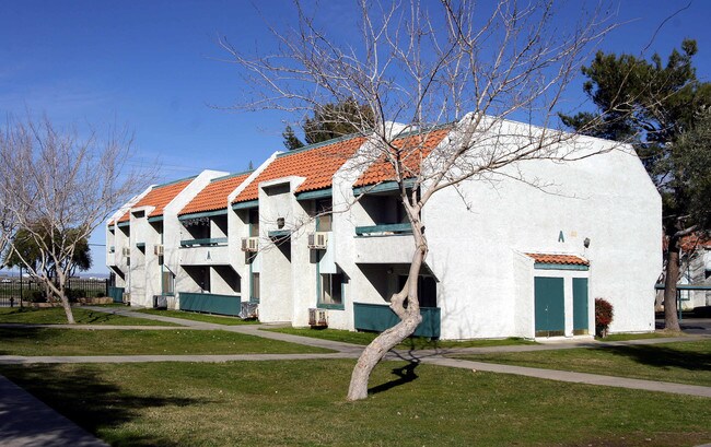 Arbor at Palmdale Apartments in Palmdale, CA - Building Photo - Building Photo
