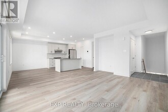810 Roger Griffiths Ave in Ottawa, ON - Building Photo - Building Photo