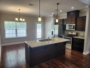 1220 Cypress Fall Cir in Hinesville, GA - Building Photo - Building Photo