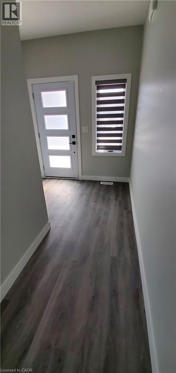 200 HOOPER St in St Marys, ON - Building Photo - Building Photo