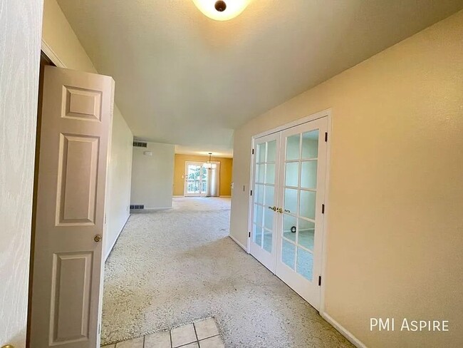 2403 Elmhurst Pl in Longmont, CO - Building Photo - Building Photo