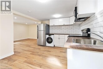 95 Fairview Dr in Brantford, ON - Building Photo - Building Photo