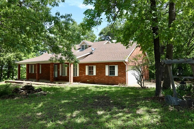17051 Lemming Ln in St. Robert, MO - Building Photo - Building Photo