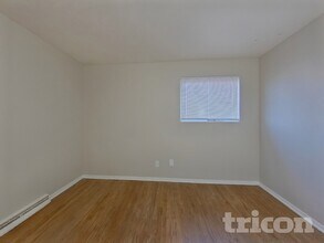 5674 W Chestnut Ave in Littleton, CO - Building Photo - Building Photo