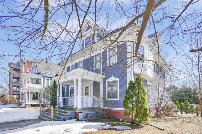 3 Sumner Ave in Springfield, MA - Building Photo - Building Photo