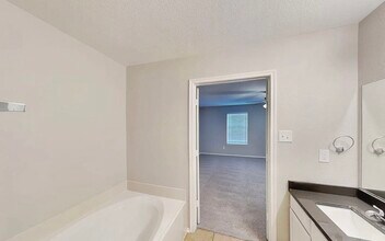 850 Smokey Oak Dr in Lancaster, TX - Building Photo - Building Photo