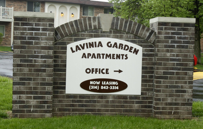 Lavinia Garden Apartments in Affton, MO - Building Photo - Building Photo