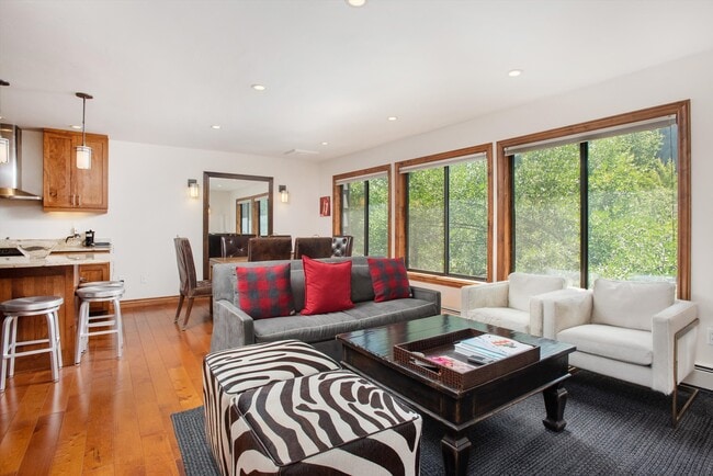 property at 725 E Main St