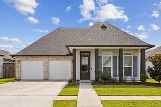 17331 Fox Glove Ave in Prairieville, LA - Building Photo - Building Photo