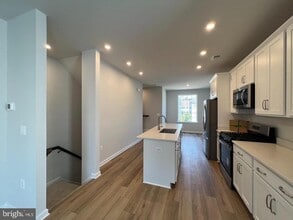 8269 Knight Station Way in Manassas, VA - Building Photo - Building Photo