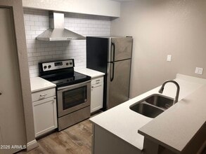 2301 E University Dr in Mesa, AZ - Building Photo - Building Photo