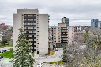 Metropolitan Towers in Waterloo, ON - Building Photo - Building Photo