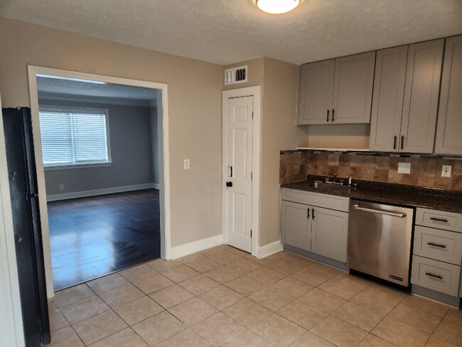 373 Stone Mountain St in Lawrenceville, GA - Building Photo - Building Photo