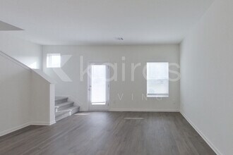 215 Long Is Dr in Cartersville, GA - Foto de edificio - Building Photo