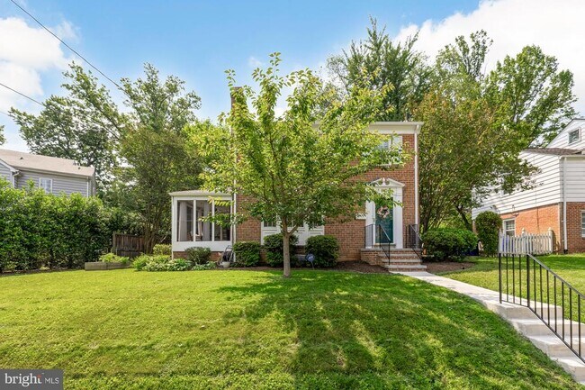 1802 August Dr in Silver Spring, MD - Building Photo - Building Photo