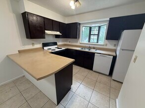 315 Oxford Ct in Mary Esther, FL - Building Photo - Building Photo