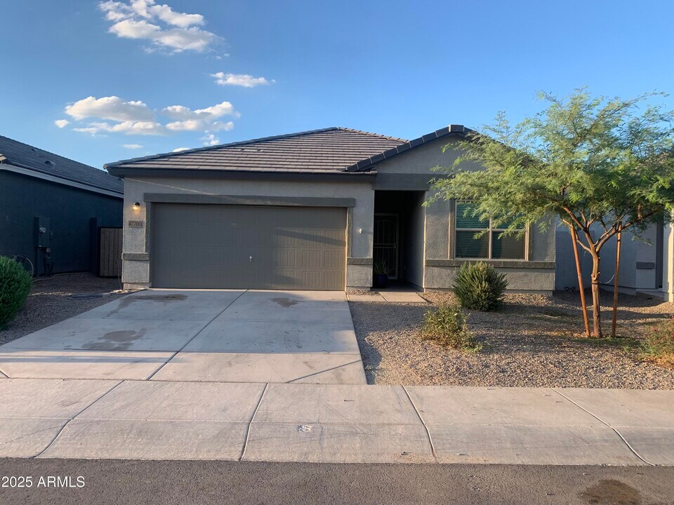 47700 W Coe St in Maricopa, AZ - Building Photo