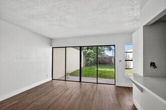 1405 White Pine Dr in Wellington, FL - Building Photo - Building Photo