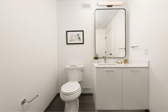 855 W Madison St in Chicago, IL - Foto de edificio - Building Photo