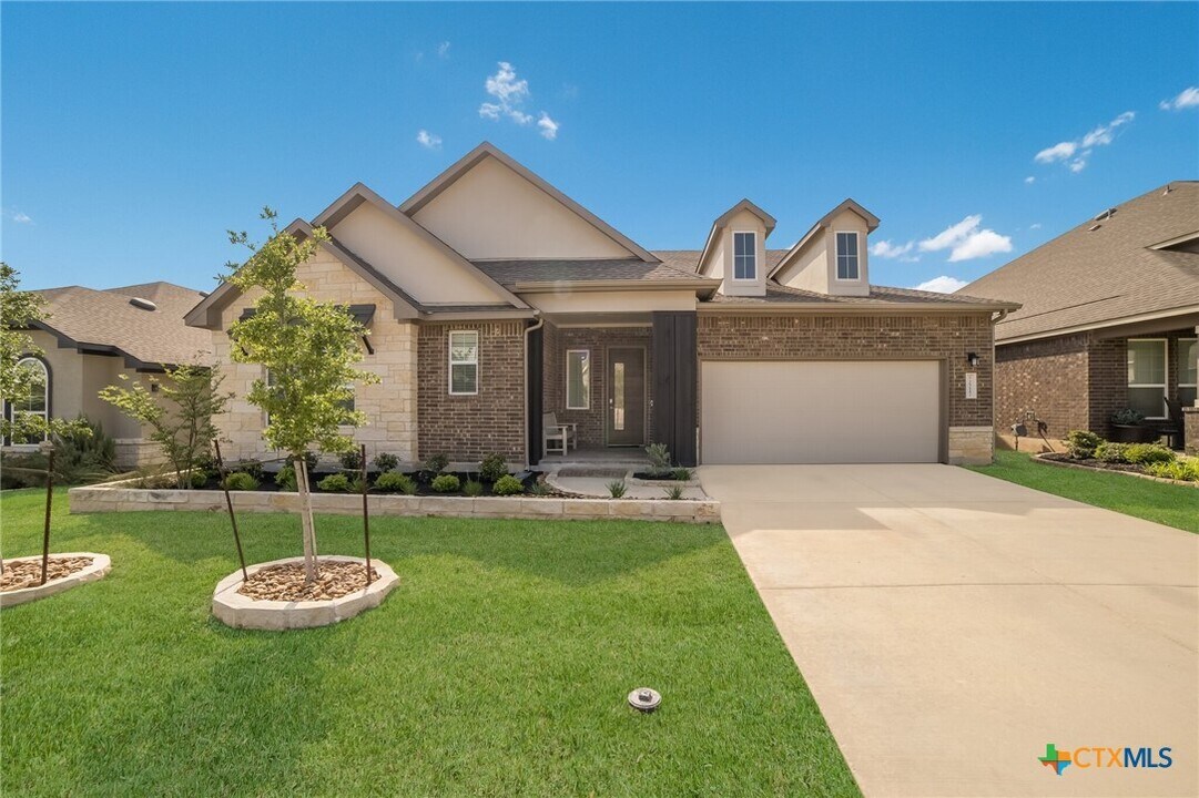 2217 Hoja Ave in New Braunfels, TX - Building Photo