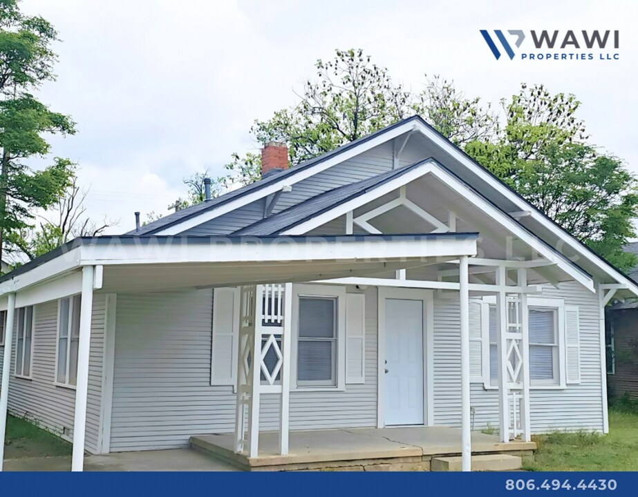 908 Galveston in Plainview, TX - Building Photo
