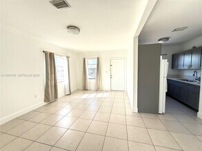 2313 NW 14th St in Miami, FL - Building Photo - Building Photo