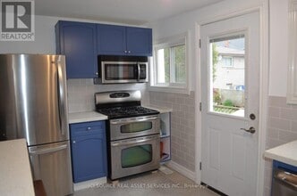 103 Macaulay St E in Hamilton, ON - Building Photo - Building Photo