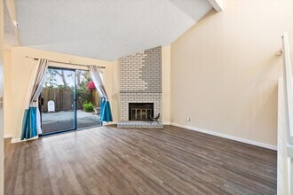 126 Sheffield in Hercules, CA - Building Photo - Building Photo